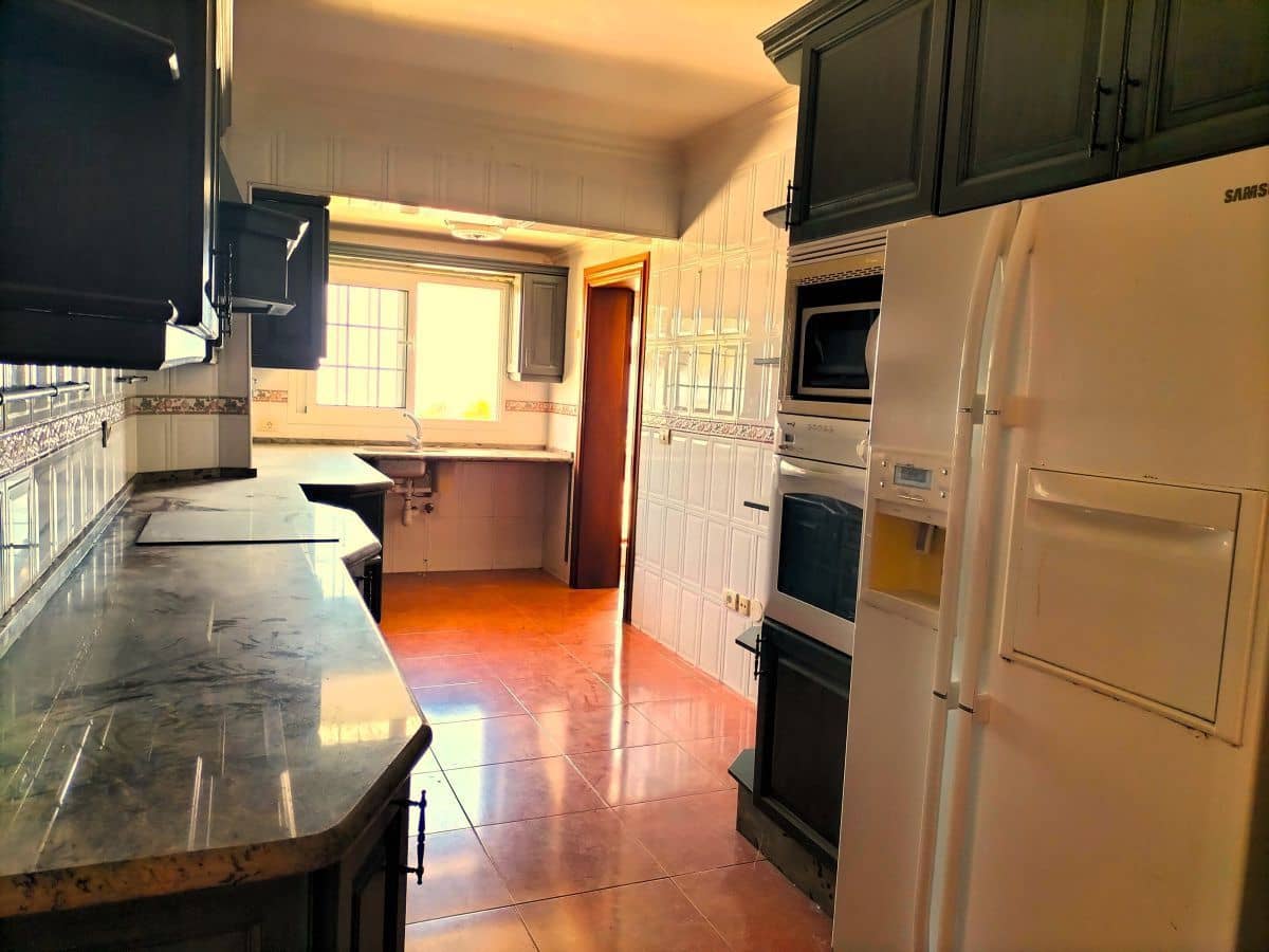 4 makuuhuone Huvila myytävänä paikassa La Orotava mukana uima-altaan 
autotalli - 900 000 € (Ref: 8980820)