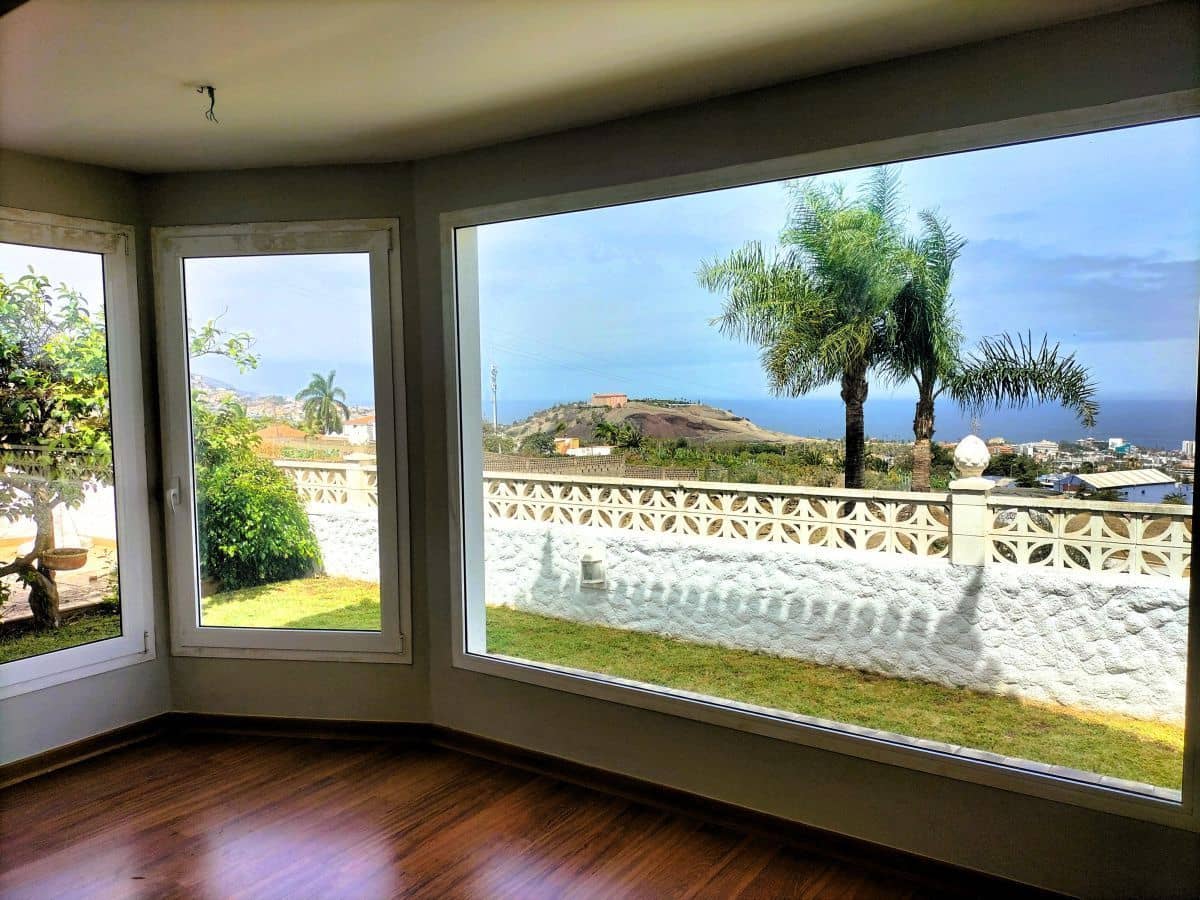 4 makuuhuone Huvila myytävänä paikassa La Orotava mukana uima-altaan 
autotalli - 900 000 € (Ref: 8980820)