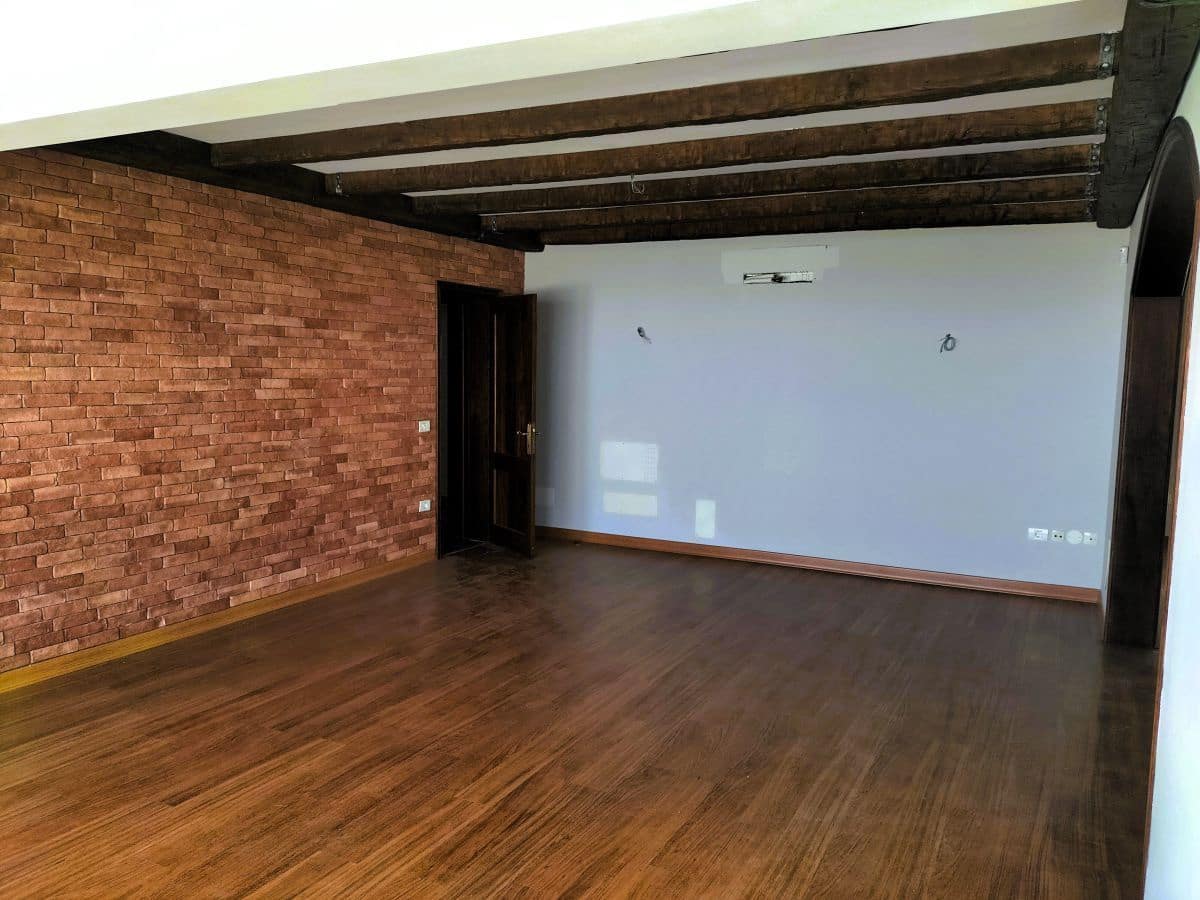 4 makuuhuone Huvila myytävänä paikassa La Orotava mukana uima-altaan 
autotalli - 900 000 € (Ref: 8980820)