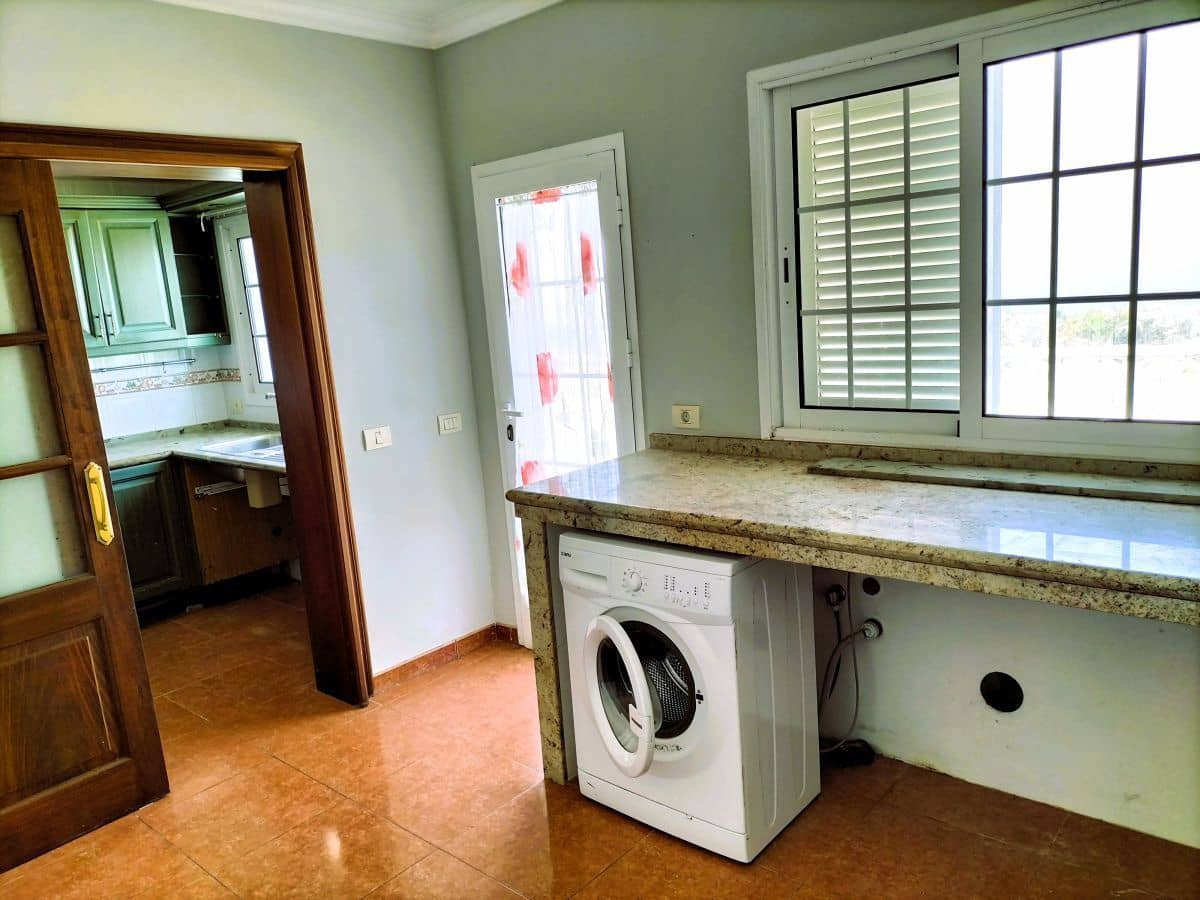 4 makuuhuone Huvila myytävänä paikassa La Orotava mukana uima-altaan 
autotalli - 900 000 € (Ref: 8980820)