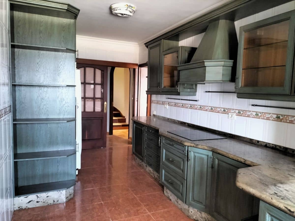 4 makuuhuone Huvila myytävänä paikassa La Orotava mukana uima-altaan 
autotalli - 900 000 € (Ref: 8980820)