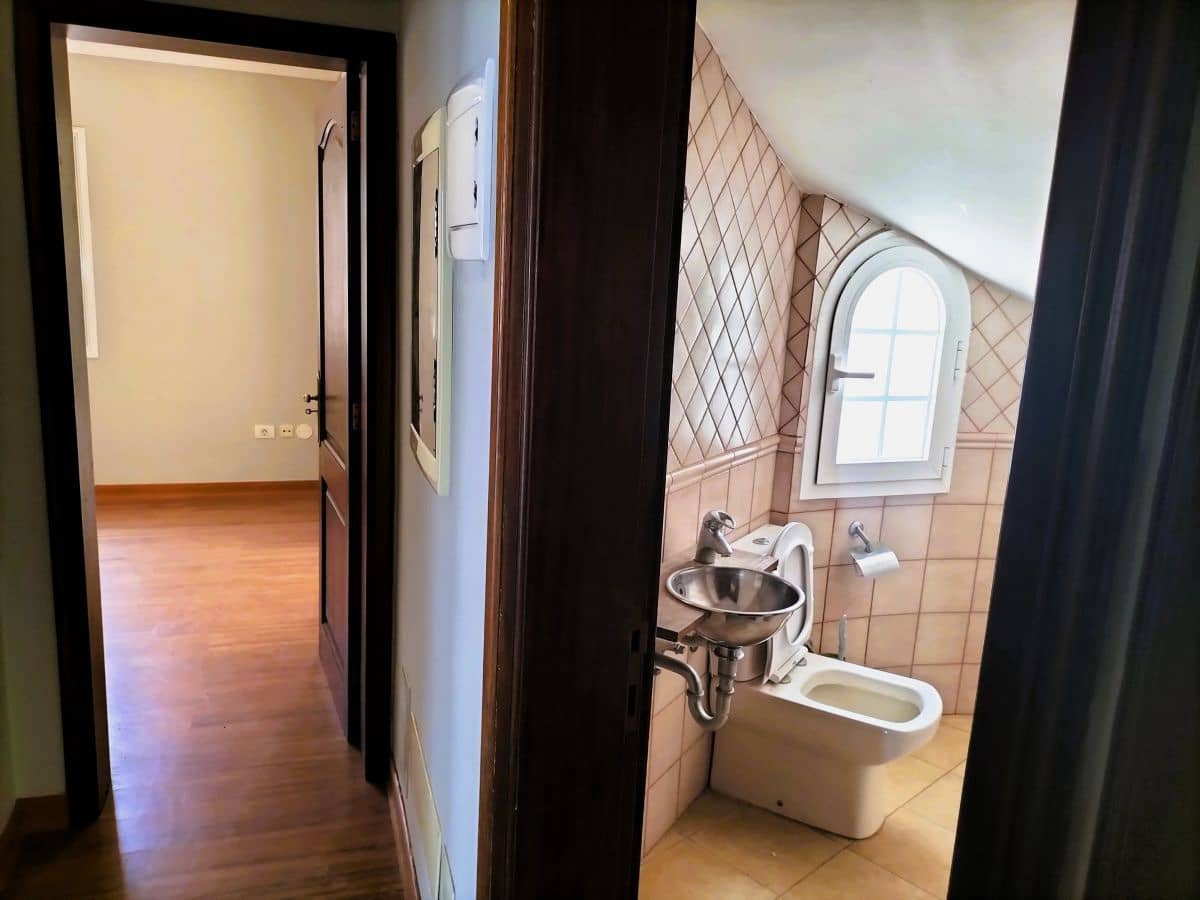 4 makuuhuone Huvila myytävänä paikassa La Orotava mukana uima-altaan 
autotalli - 900 000 € (Ref: 8980820)