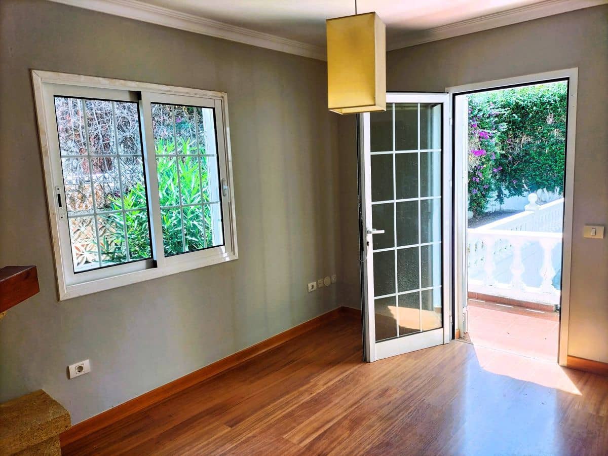 4 makuuhuone Huvila myytävänä paikassa La Orotava mukana uima-altaan 
autotalli - 900 000 € (Ref: 8980820)