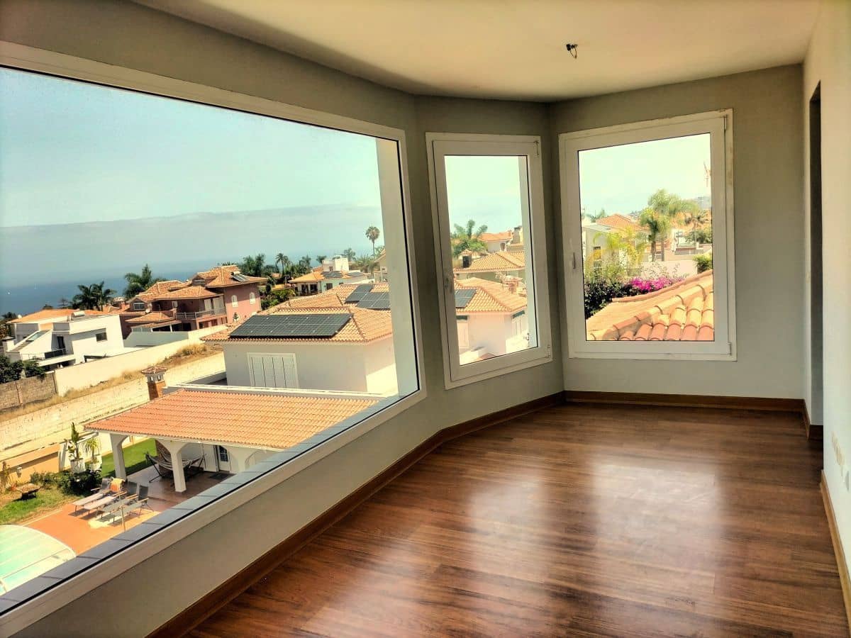 4 makuuhuone Huvila myytävänä paikassa La Orotava mukana uima-altaan 
autotalli - 900 000 € (Ref: 8980820)