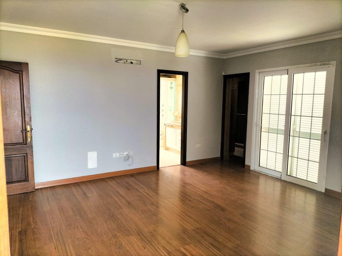 4 makuuhuone Huvila myytävänä paikassa La Orotava mukana uima-altaan 
autotalli - 900 000 € (Ref: 8980820)