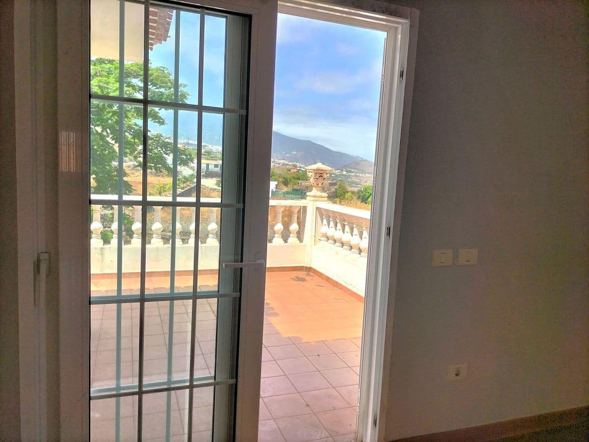 4 makuuhuone Huvila myytävänä paikassa La Orotava mukana uima-altaan 
autotalli - 900 000 € (Ref: 8980820)