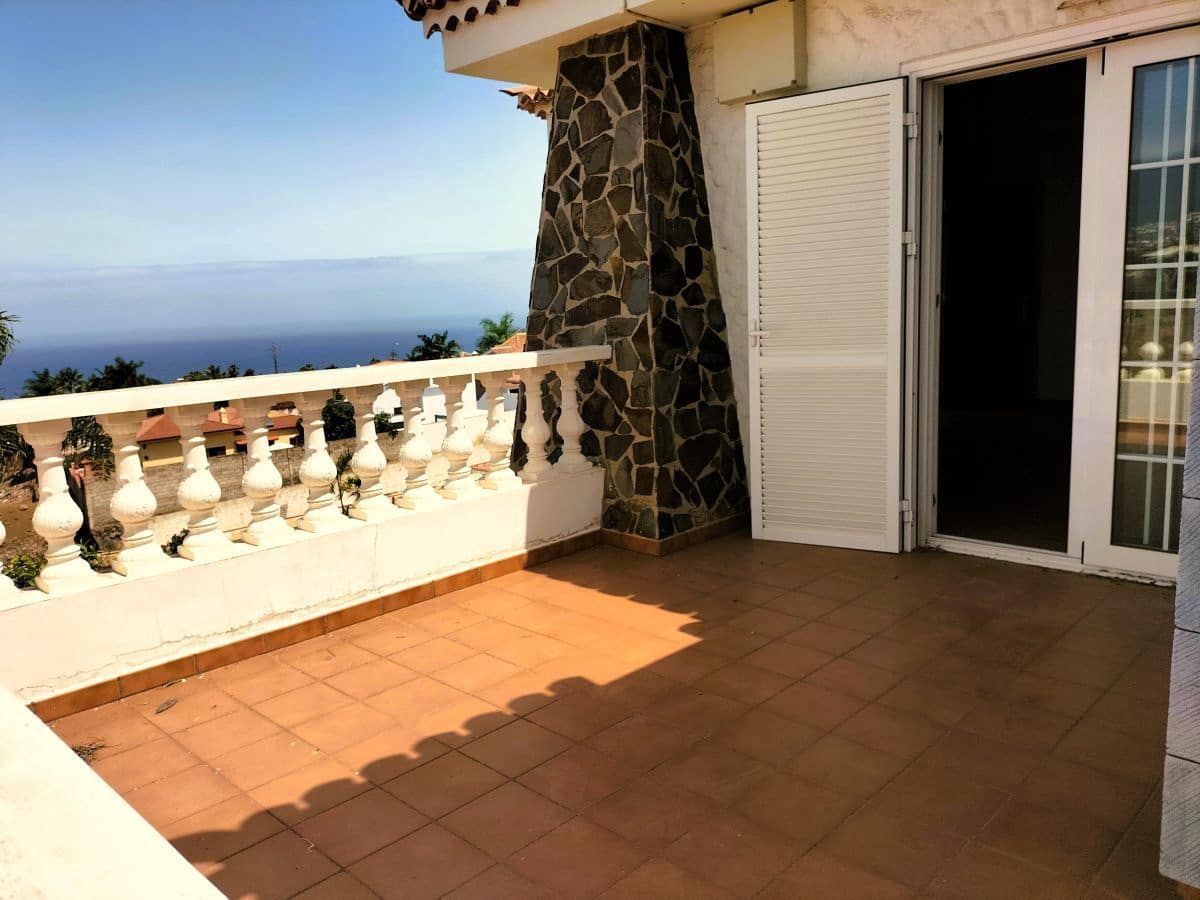 4 makuuhuone Huvila myytävänä paikassa La Orotava mukana uima-altaan 
autotalli - 900 000 € (Ref: 8980820)