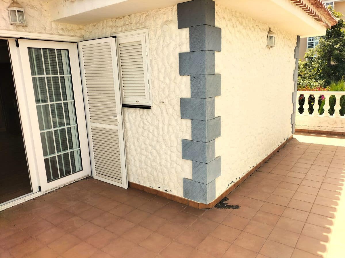 4 makuuhuone Huvila myytävänä paikassa La Orotava mukana uima-altaan 
autotalli - 900 000 € (Ref: 8980820)