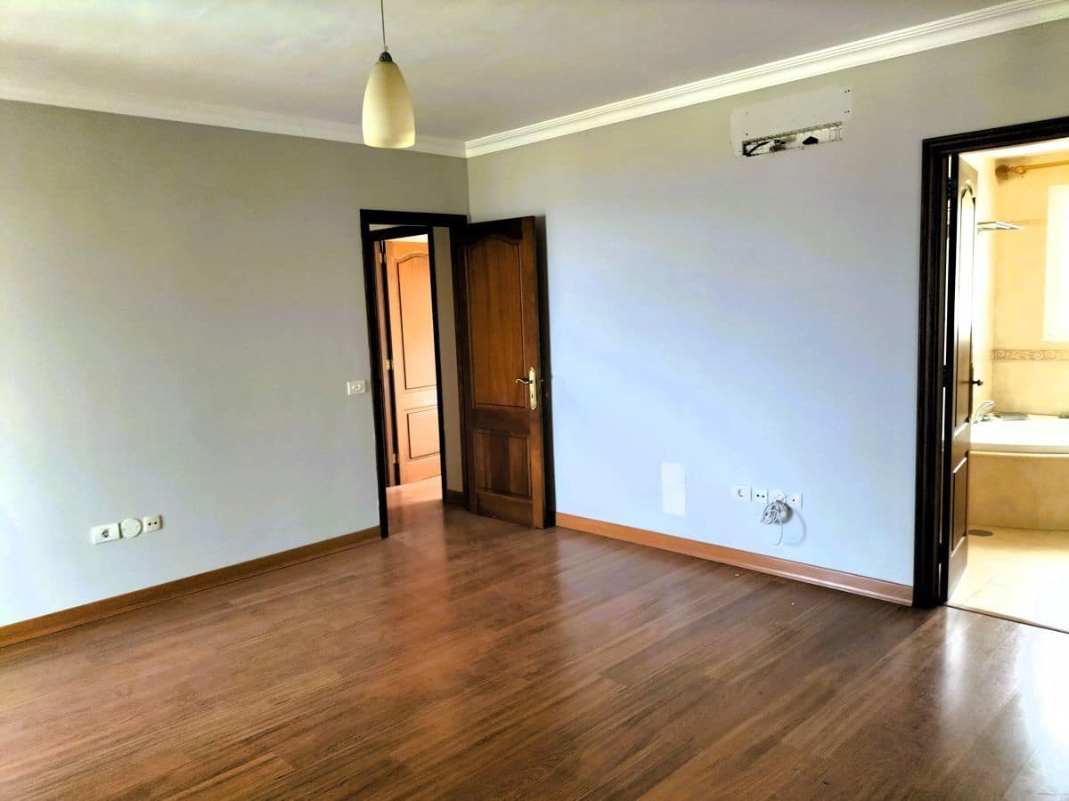 4 makuuhuone Huvila myytävänä paikassa La Orotava mukana uima-altaan 
autotalli - 900 000 € (Ref: 8980820)