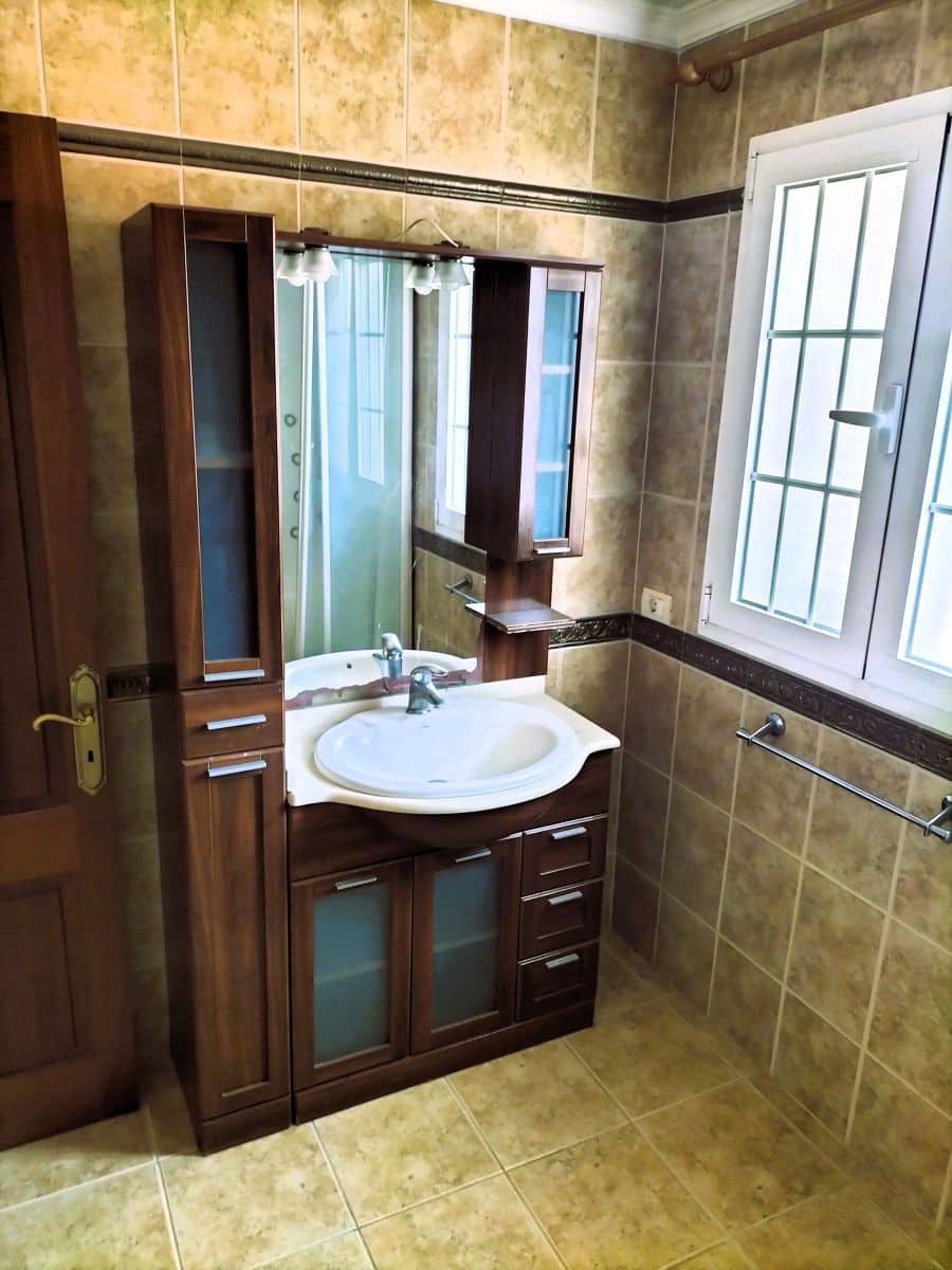 4 makuuhuone Huvila myytävänä paikassa La Orotava mukana uima-altaan 
autotalli - 900 000 € (Ref: 8980820)