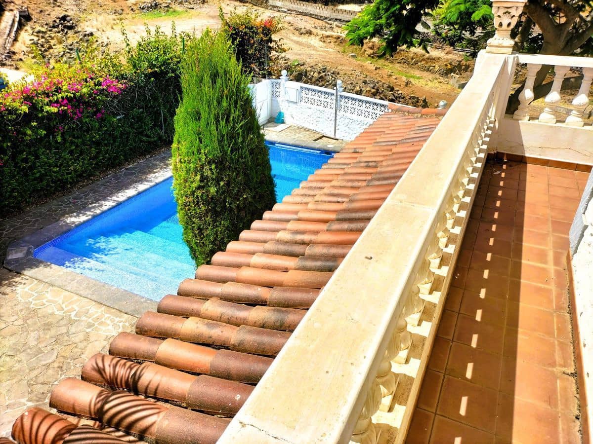 4 makuuhuone Huvila myytävänä paikassa La Orotava mukana uima-altaan 
autotalli - 900 000 € (Ref: 8980820)