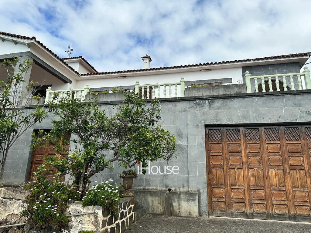 6 slaapkamer Villa te koop in Icod de los Vinos met garage - € 1.199.000 (Ref: 8980825)