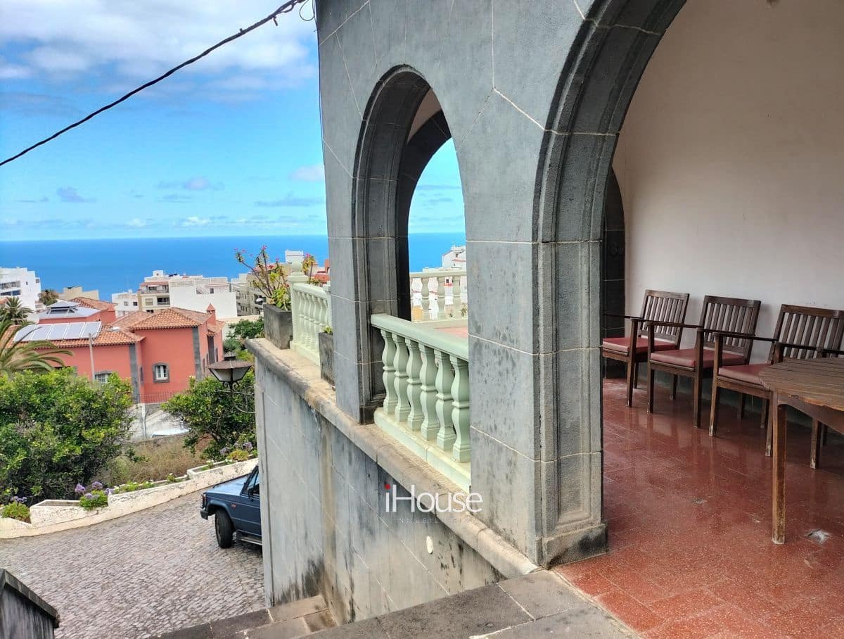 6 slaapkamer Villa te koop in Icod de los Vinos met garage - € 1.199.000 (Ref: 8980825)