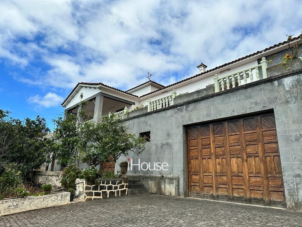 6 slaapkamer Villa te koop in Icod de los Vinos met garage - € 1.199.000 (Ref: 8980825)