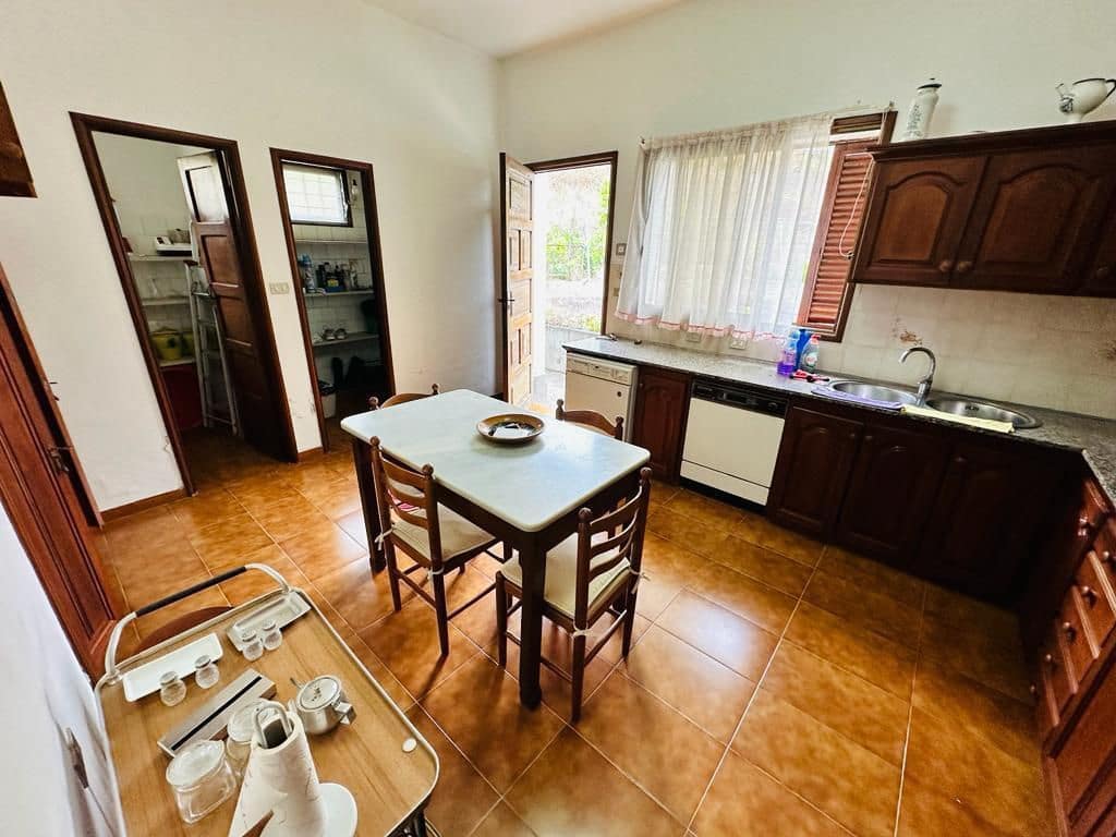 6 slaapkamer Villa te koop in Icod de los Vinos met garage - € 1.199.000 (Ref: 8980825)