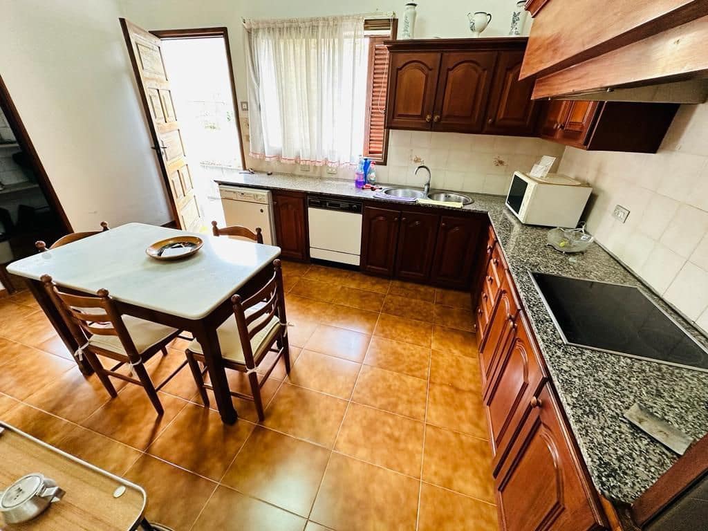 6 slaapkamer Villa te koop in Icod de los Vinos met garage - € 1.199.000 (Ref: 8980825)