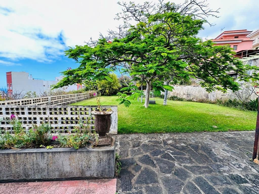 6 slaapkamer Villa te koop in Icod de los Vinos met garage - € 1.199.000 (Ref: 8980825)