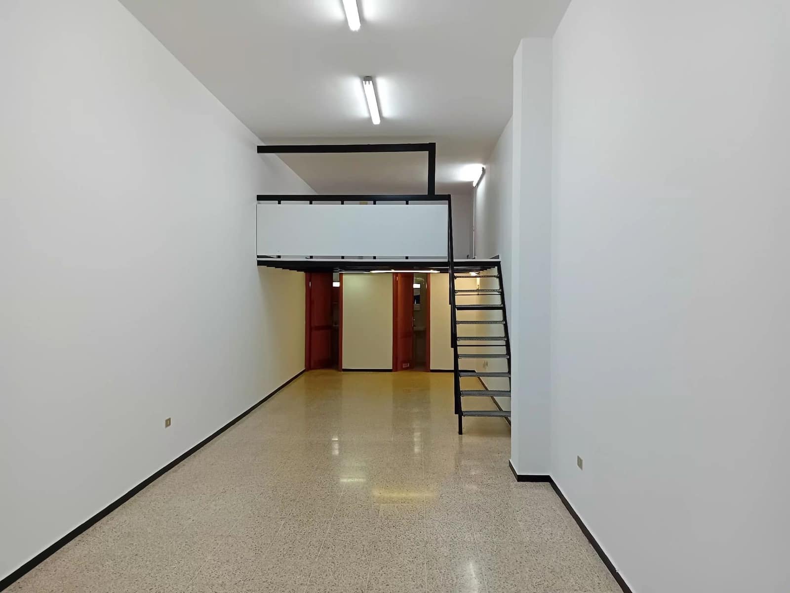 1 soverom Kommersiell til salgs i Los Realejos - € 98 000 (Ref: 8980826)