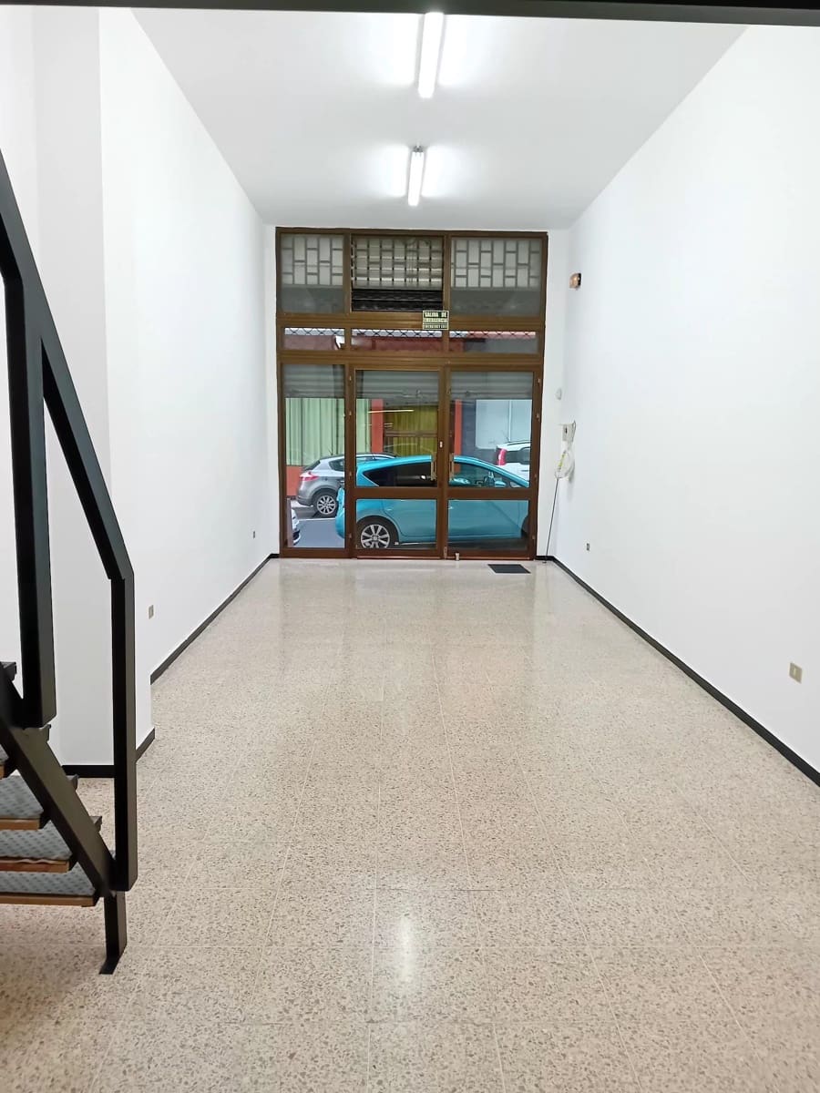1 soverom Kommersiell til salgs i Los Realejos - € 98 000 (Ref: 8980826)