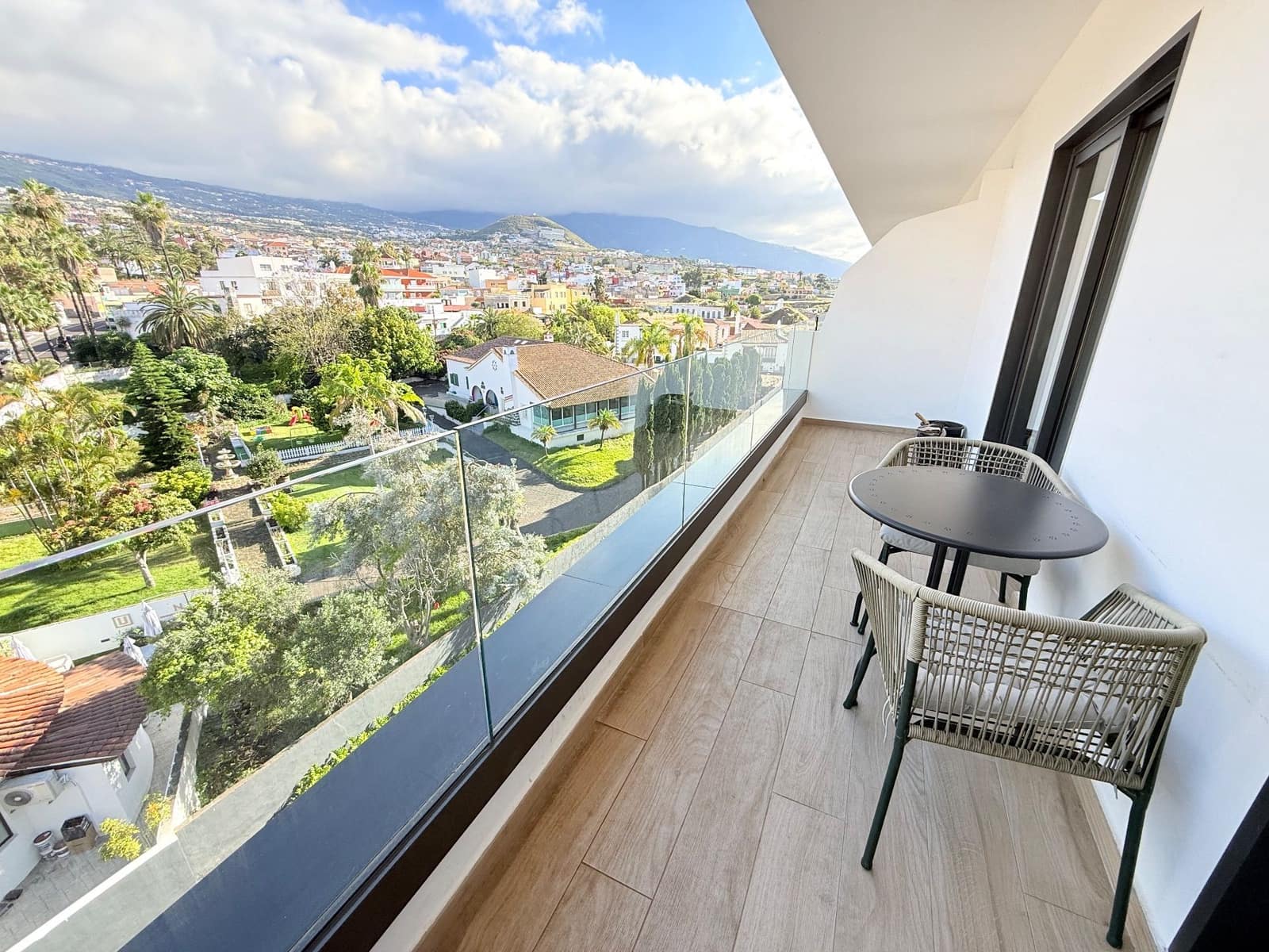 1 bedroom Apartment for rent in Puerto de la Cruz with pool garage - € 1,250 (Ref: 8993579)