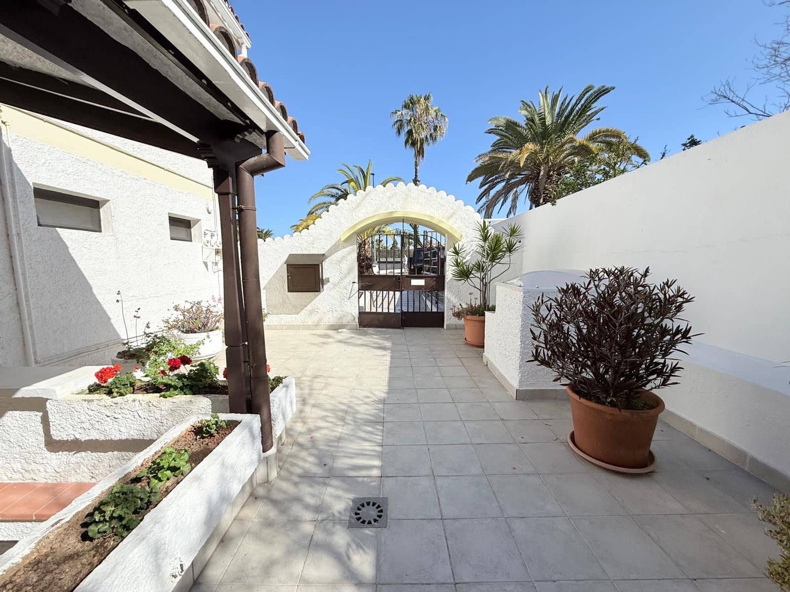 Estúdio para arrendar em Puerto de la Cruz com piscina garagem - 870 € (Ref: 9062134)