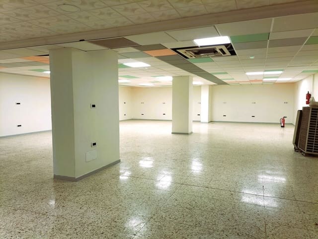 3 camera da letto Commerciale in vendita in Puerto de la Cruz - 245.000 € (Rif: 9163514)