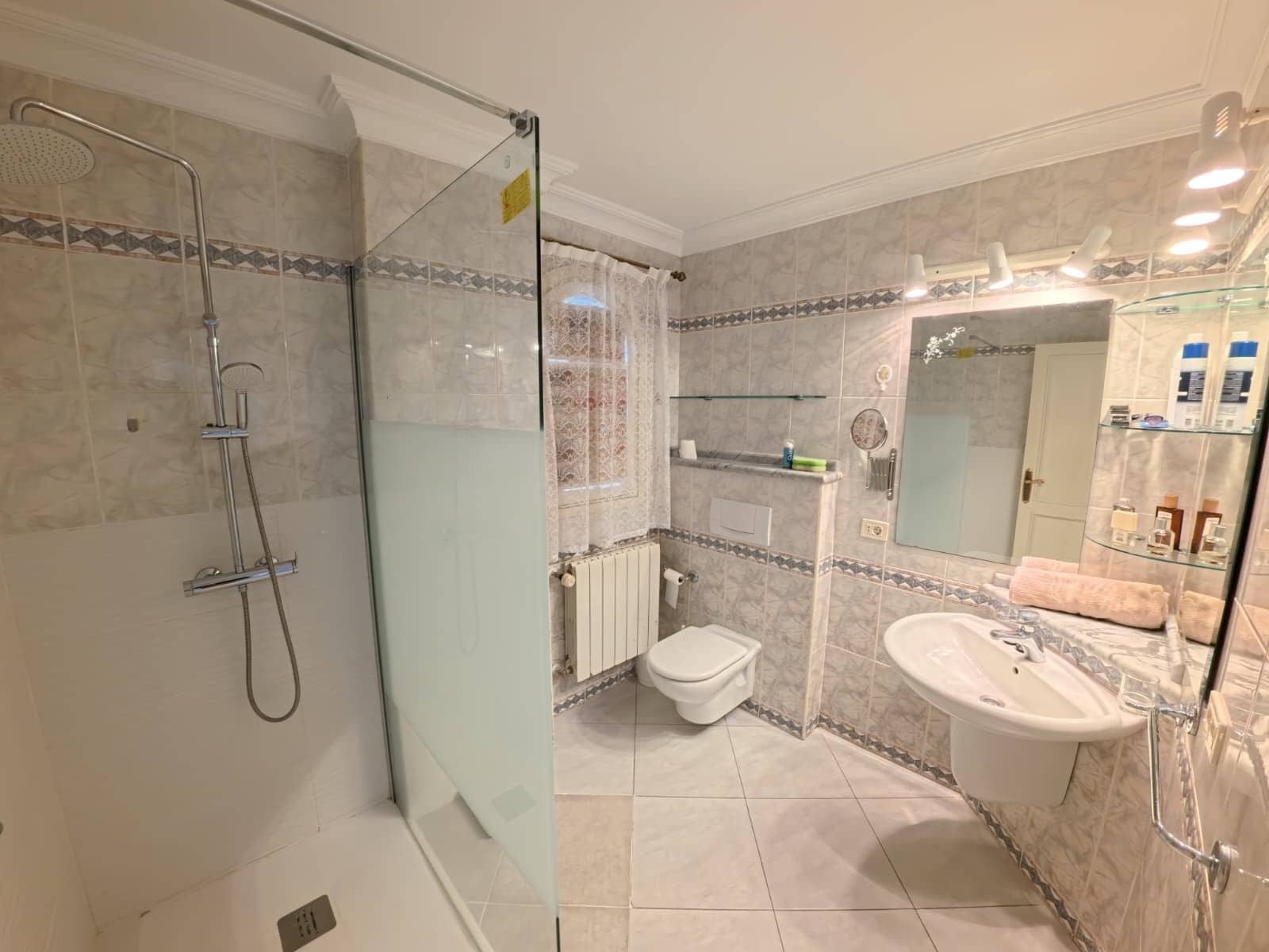 3 soverom Leilighet til salgs i Puerto de la Cruz med svømmebasseng garasje - € 405 000 (Ref: 9209393)