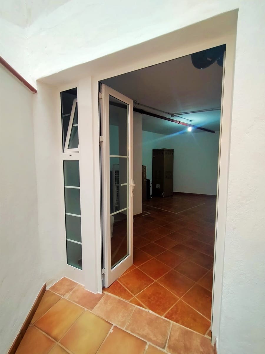 3 bedroom Flat for sale in La Quinta with pool garage - € 250,000 (Ref: 9433093)