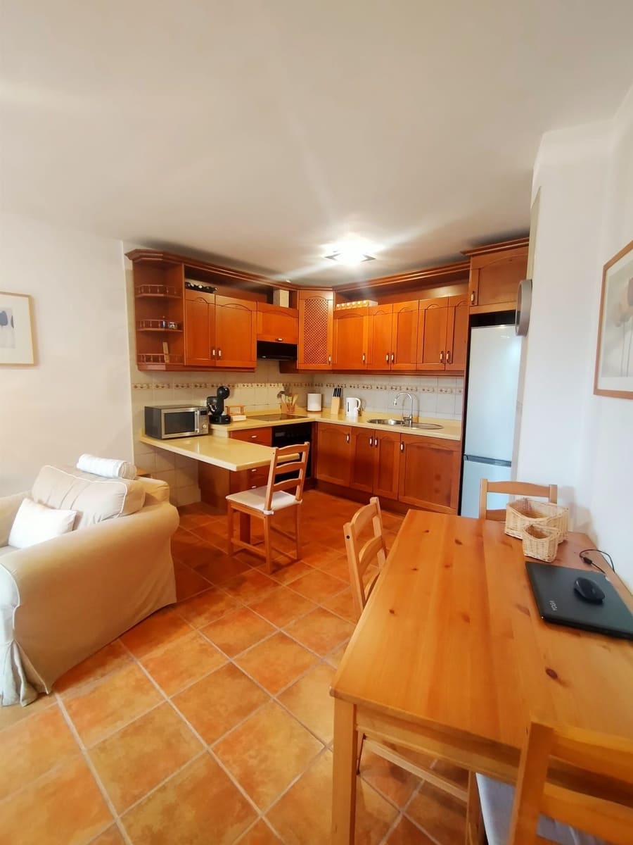 3 bedroom Flat for sale in La Quinta with pool garage - € 250,000 (Ref: 9433093)