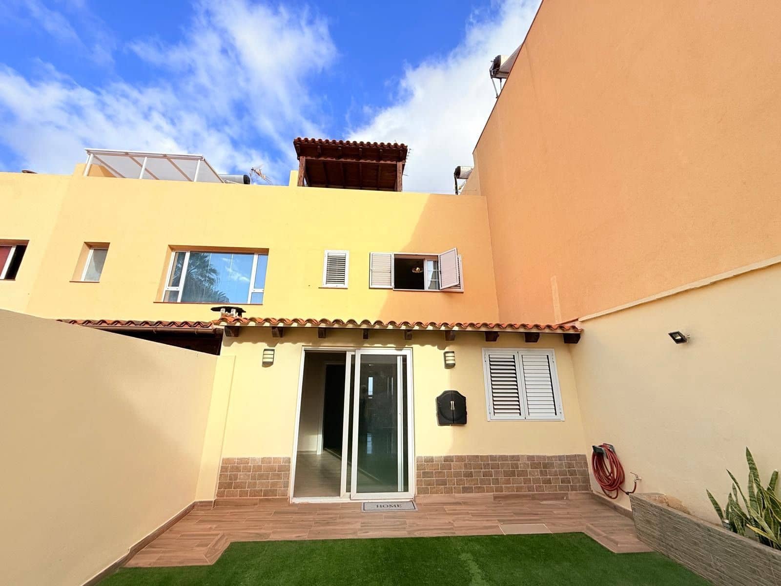 3 Zimmer Doppelhaus zu verkaufen in Los Realejos mit Garage - 495.000 € (Ref: 9461136)