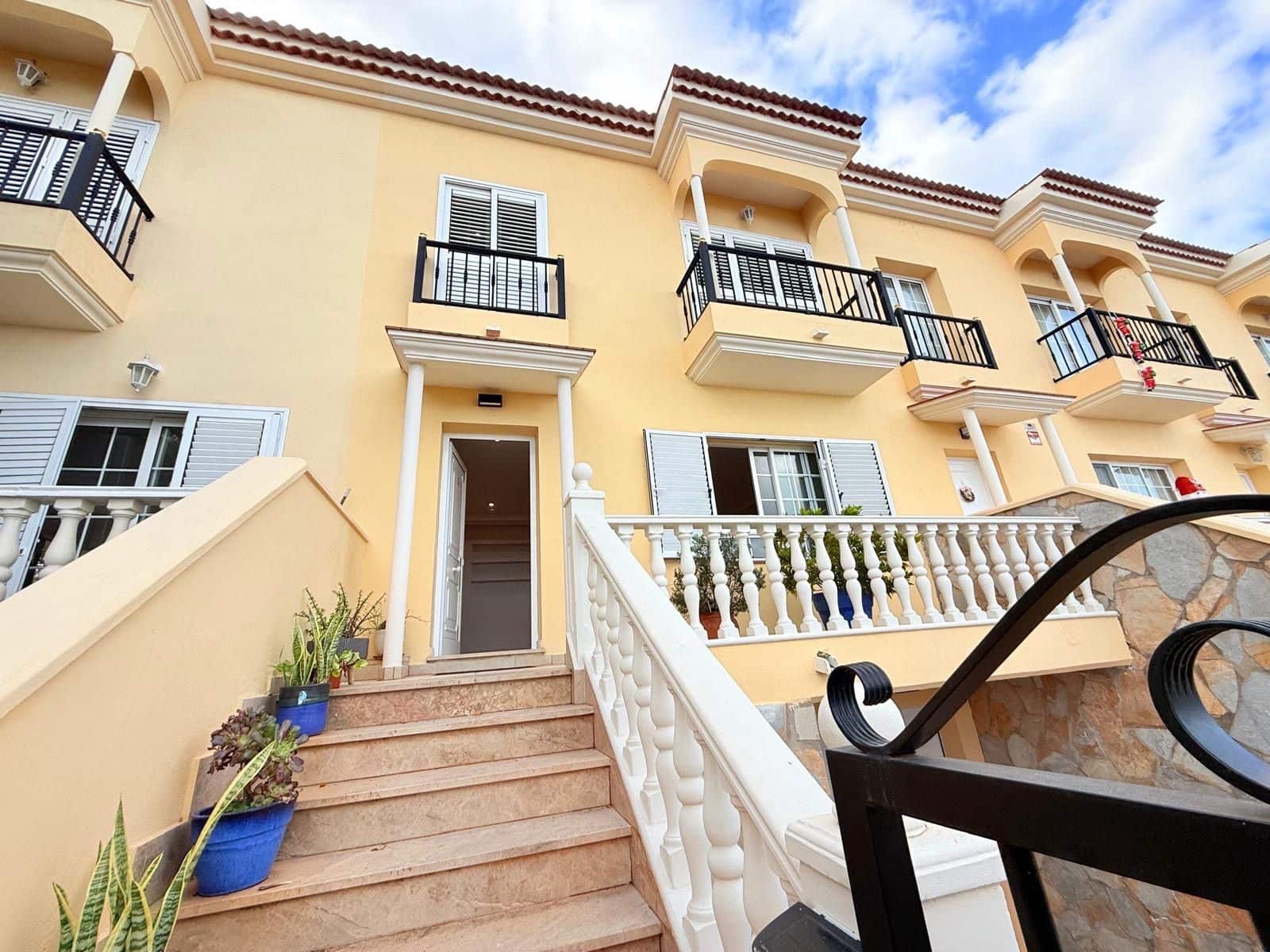 3 Zimmer Doppelhaus zu verkaufen in Los Realejos mit Garage - 495.000 € (Ref: 9461136)