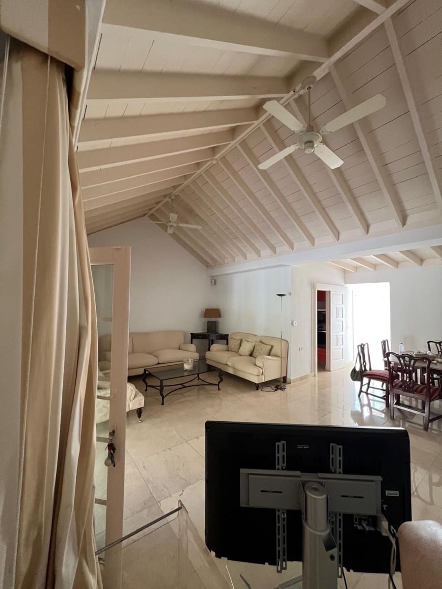 Chalet de 1 habitación en Puerto de la Cruz en alquiler con piscina - 1.600 € (Ref: 9496884)