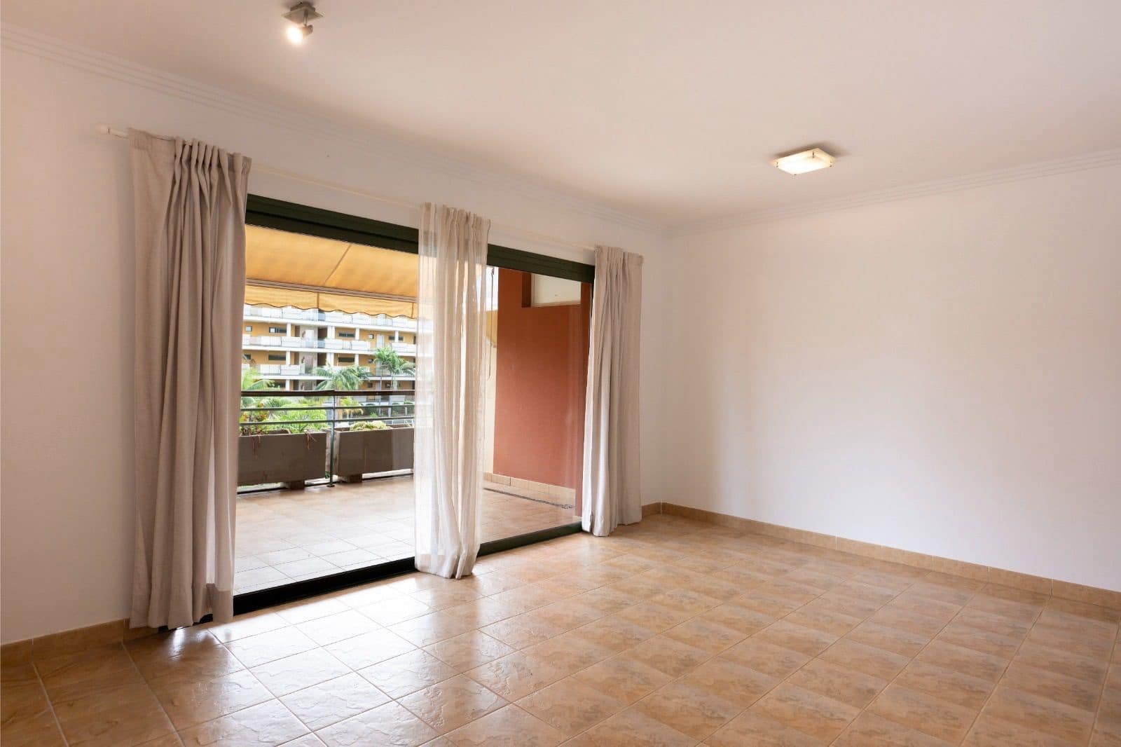 2 soveværelse Lejlighed til leje i El Durazno med swimmingpool garage - € 1.300 (Ref: 9513082)