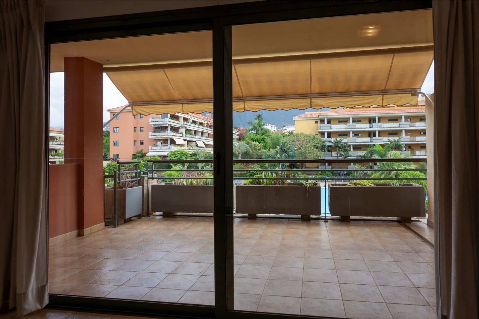 2 soveværelse Lejlighed til leje i El Durazno med swimmingpool garage - € 1.300 (Ref: 9513082)