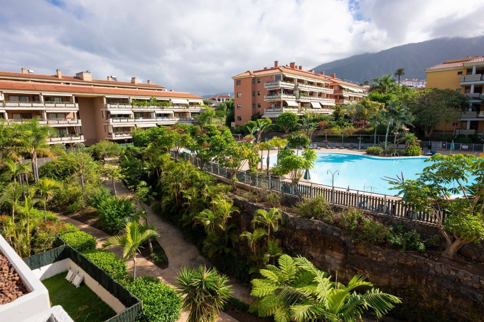 2 soveværelse Lejlighed til leje i El Durazno med swimmingpool garage - € 1.300 (Ref: 9513082)