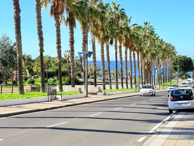 Commerciale in vendita in Puerto de la Cruz - 200.000 € (Rif: 9529466)