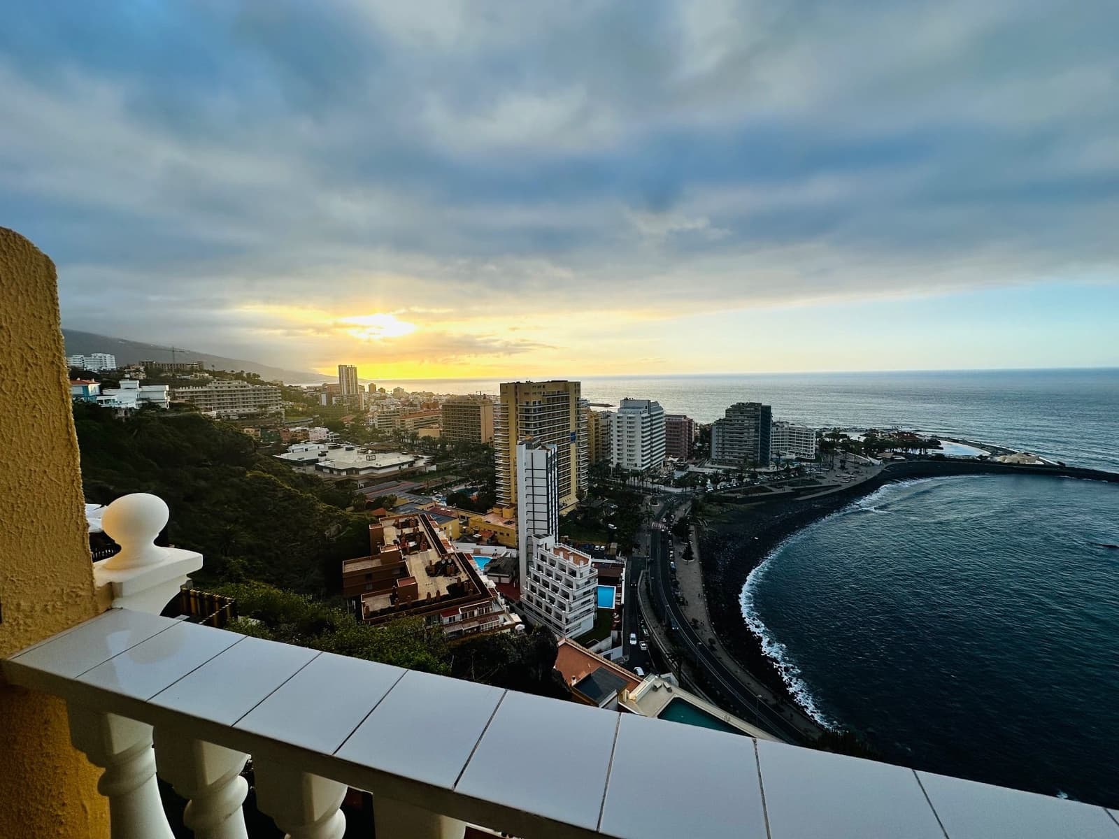 Estudio en Puerto de la Cruz en alquiler con piscina - 1.150 € (Ref: 9570683)