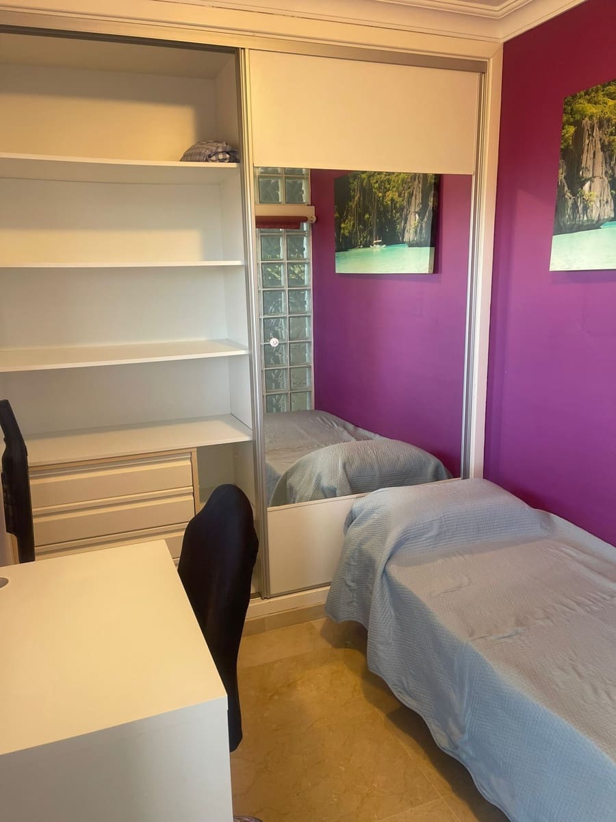 Apartamento de 2 habitaciones en Puerto de la Cruz en alquiler con piscina garaje - 1.350 € (Ref: 9633913)