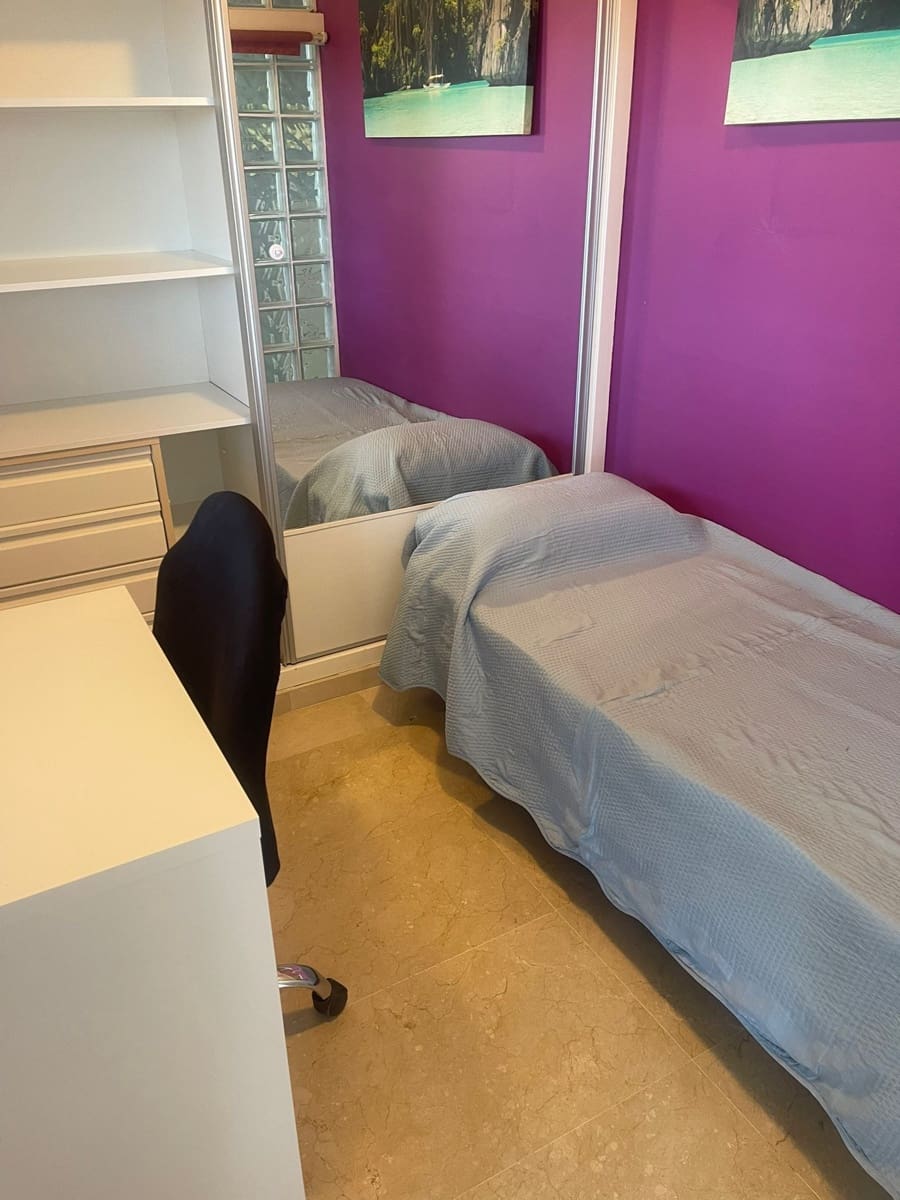 Apartamento de 2 habitaciones en Puerto de la Cruz en alquiler con piscina garaje - 1.350 € (Ref: 9633913)