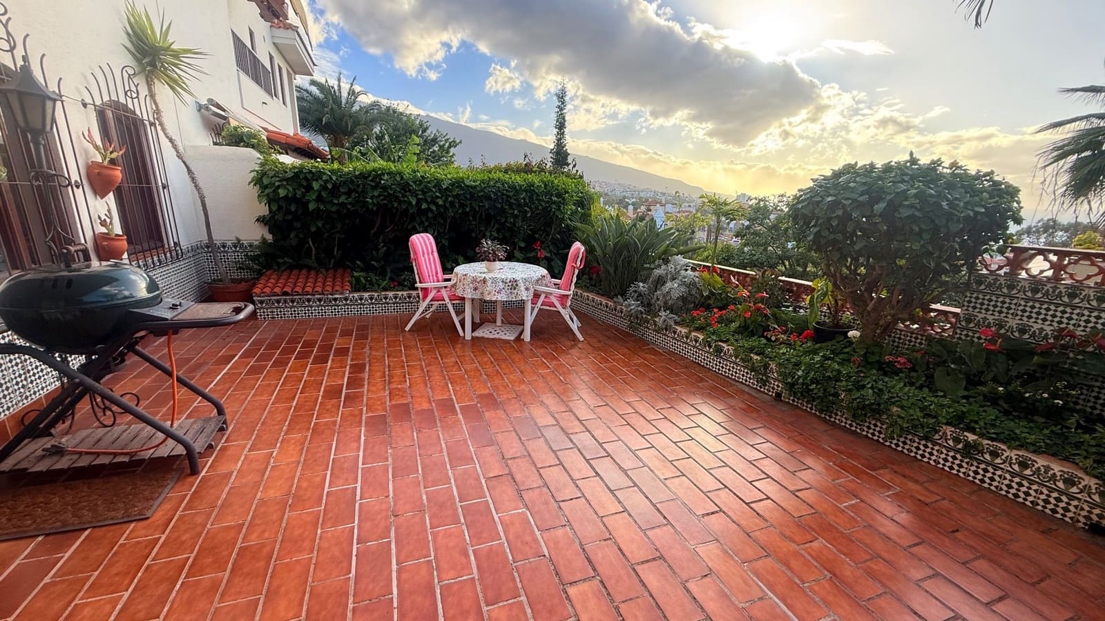 1 bedroom Apartment for sale in Puerto de la Cruz with pool garage - € 335,000 (Ref: 9704546)