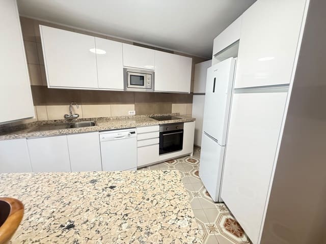 Apartamento de 2 habitaciones en Puerto de la Cruz en alquiler - 1.300 € (Ref: 9726366)