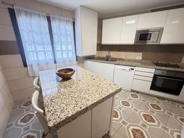 Apartamento de 2 habitaciones en Puerto de la Cruz en alquiler - 1.300 € (Ref: 9726366)