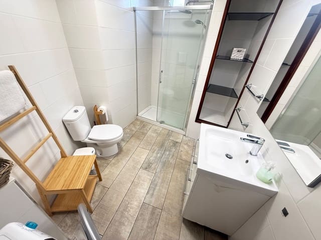 Apartamento de 2 habitaciones en Puerto de la Cruz en alquiler - 1.300 € (Ref: 9726366)