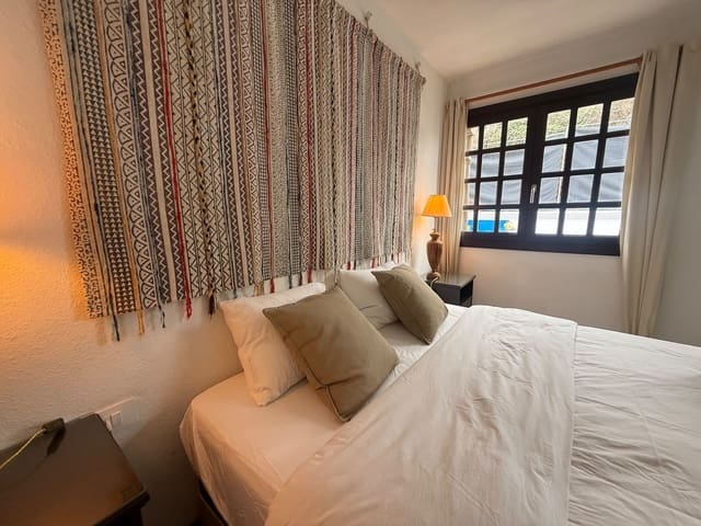 Apartamento de 2 habitaciones en Puerto de la Cruz en alquiler - 1.300 € (Ref: 9726366)