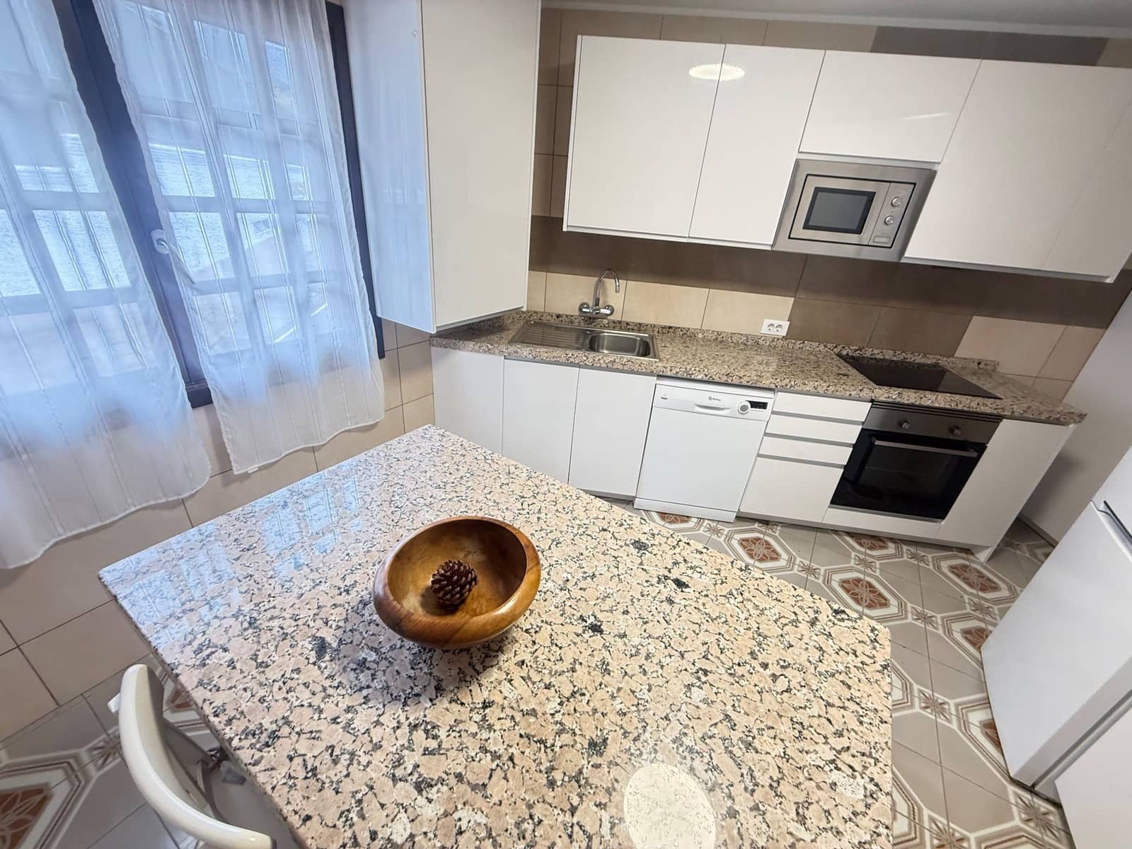 2 bedroom Apartment for rent in Puerto de la Cruz - € 1,300 (Ref: 9726366)