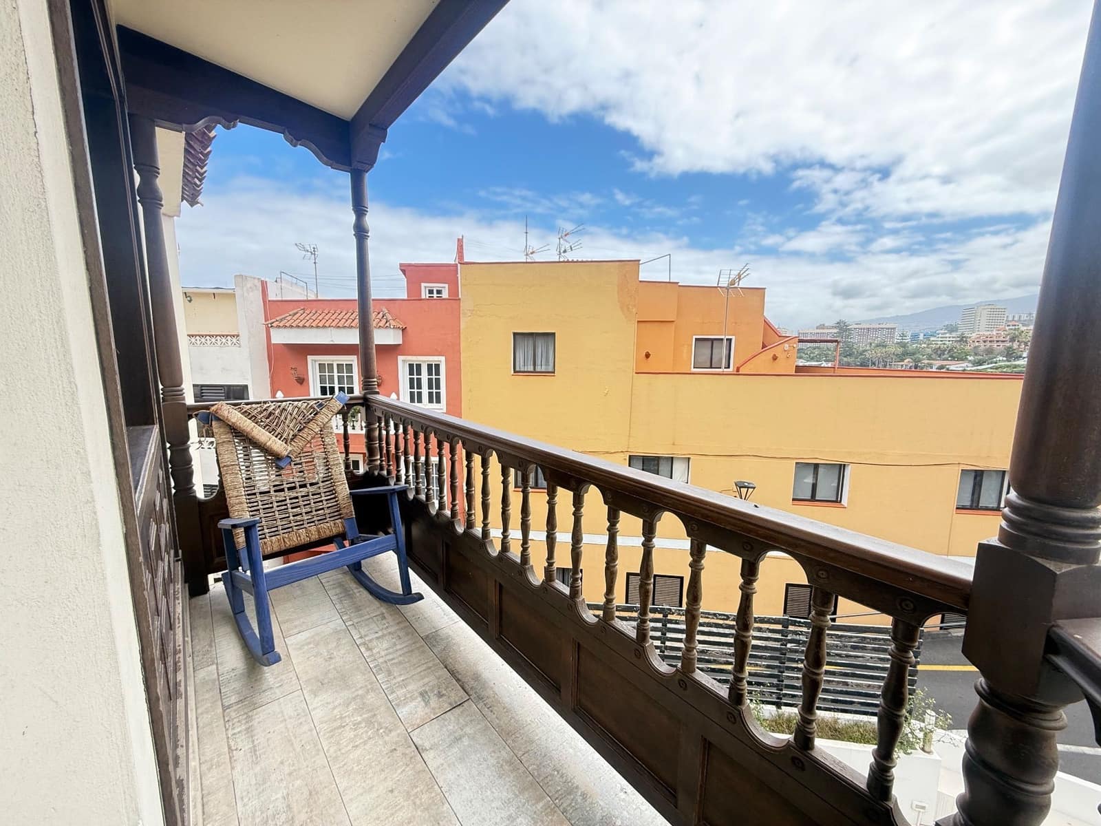 2 bedroom Apartment for rent in Puerto de la Cruz - € 1,300 (Ref: 9726366)