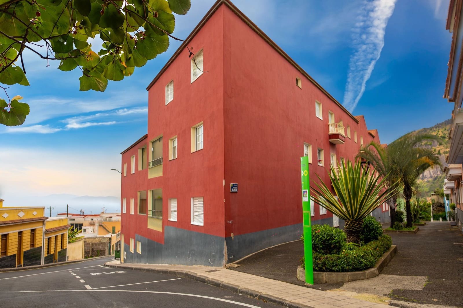 3 slaapkamer Flat te koop in Puerto de la Cruz met garage - € 240.000 (Ref: 9741503)