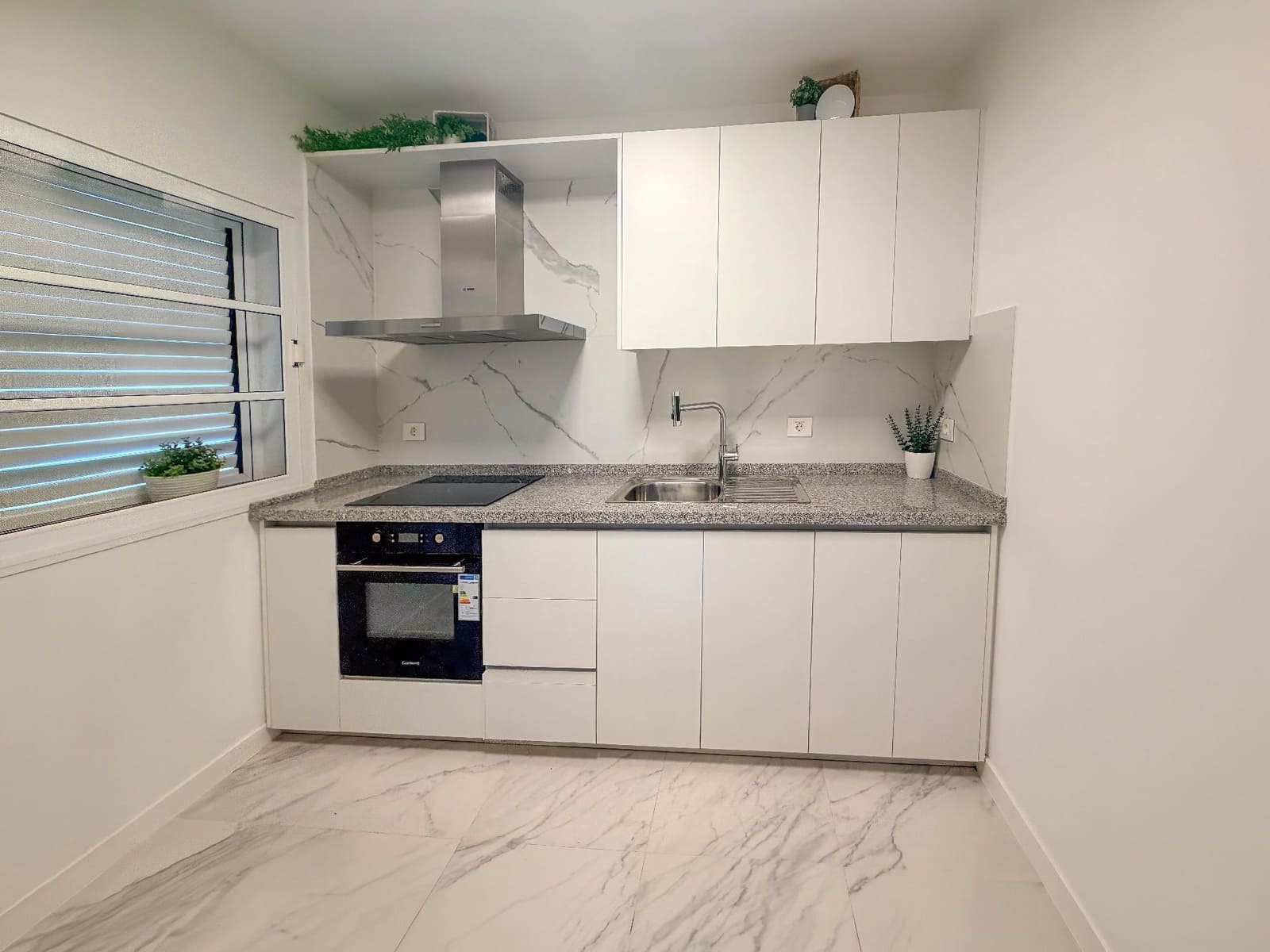 3 slaapkamer Flat te koop in Puerto de la Cruz met garage - € 240.000 (Ref: 9741503)