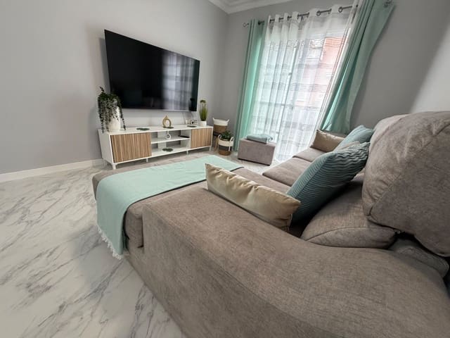 3 soveværelse Lejlighed til salg i Puerto de la Cruz med garage - € 240.000 (Ref: 9741503)