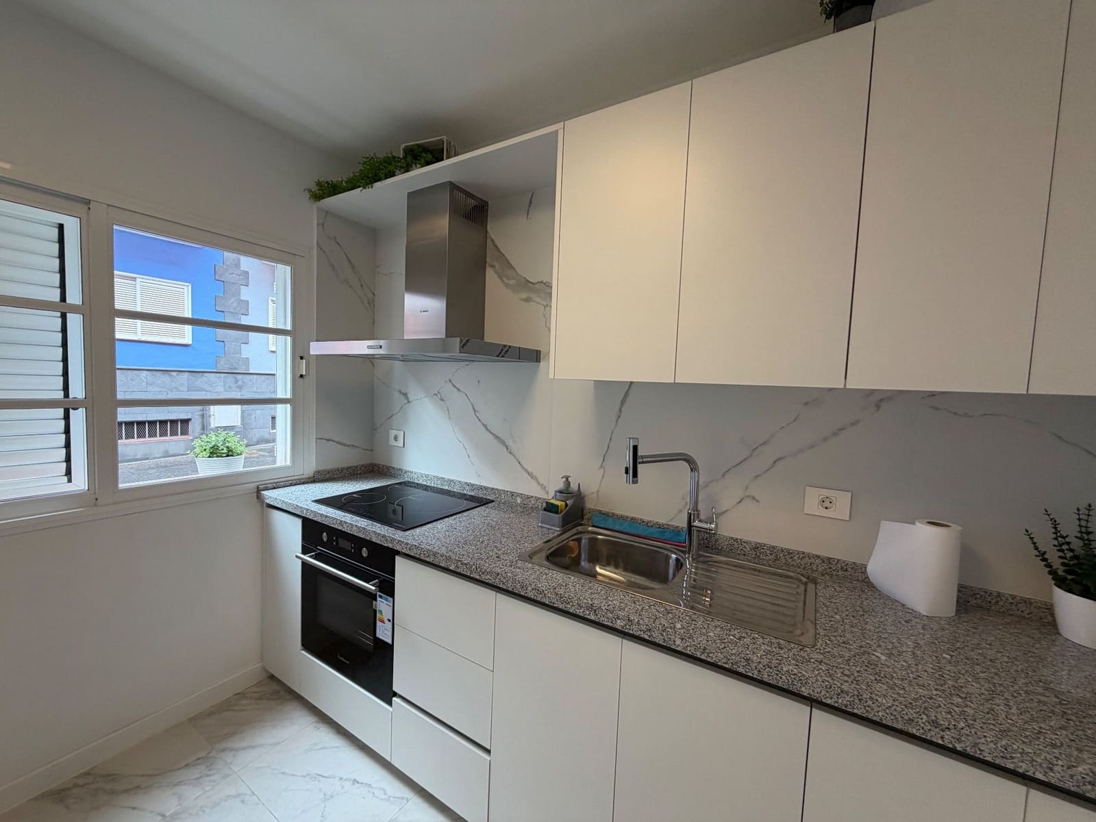 3 bedroom Flat for sale in Puerto de la Cruz with garage - € 240,000 (Ref: 9741503)